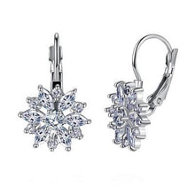 Load image into Gallery viewer, Flower Earrings